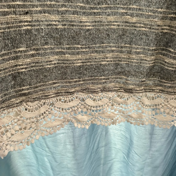 Kismet Textured Knit Top in Gray and Cream - Picture 3 of 9